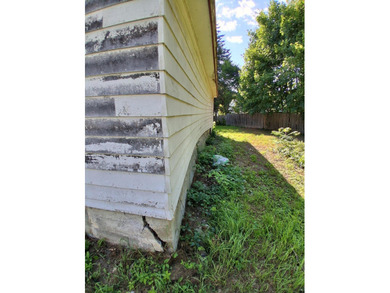 Needs plenty of work but worth doing as this home is in an - photo 2