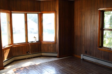 Needs plenty of work but worth doing as this home is in an - photo 5