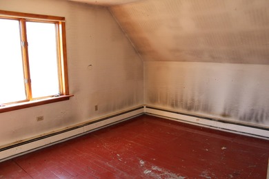 Needs plenty of work but worth doing as this home is in an - photo 6