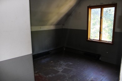 Needs plenty of work but worth doing as this home is in an - photo 7