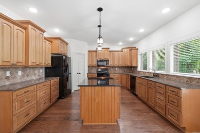 Welcome to your dream home on Mountain Ranch Golf Course! - photo 12