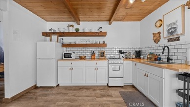 Whether you're looking for your own mountain getaway, a - photo 12