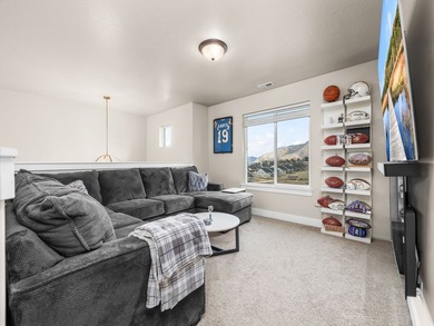 Come see your new home on a large lot overlooking Gladstone Golf - photo 20