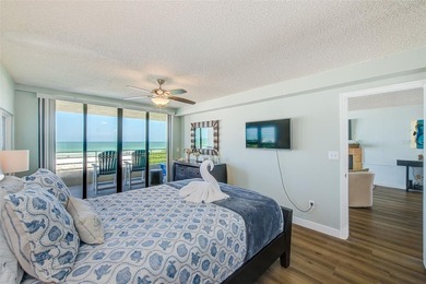 Under contract-accepting backup offers. Welcome to the iconic - photo 22
