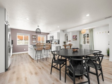 Come see your new home on a large lot overlooking Gladstone Golf - photo 29