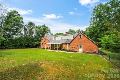 Don't miss out on this charming family home and what it has to - photo 30