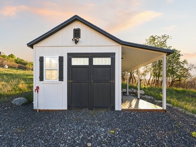 Come see your new home on a large lot overlooking Gladstone Golf - photo 38
