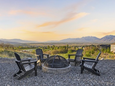 Come see your new home on a large lot overlooking Gladstone Golf - photo 40