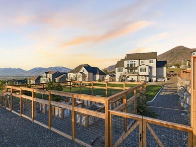 Come see your new home on a large lot overlooking Gladstone Golf - photo 41