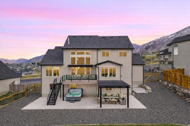 Come see your new home on a large lot overlooking Gladstone Golf - photo 46