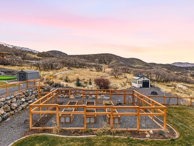 Come see your new home on a large lot overlooking Gladstone Golf - photo 48