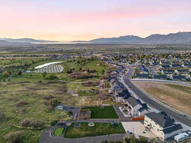 Come see your new home on a large lot overlooking Gladstone Golf - photo 50