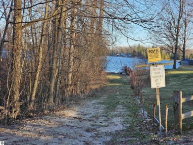 Enjoy your summers on this wooded lot with access to South Dease - photo 5