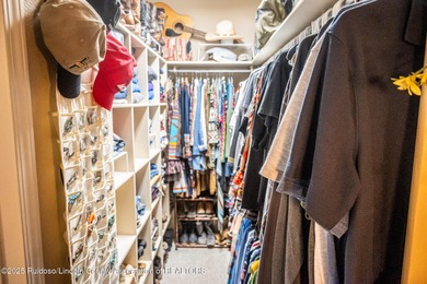 Discover your own mountain escape with this beautiful 4