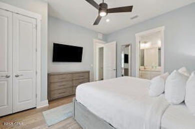 The sellers of this gorgeous like new home beach home have taken - photo 46