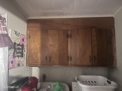 Brick home on a slab with a long time Tenant, willing to stay on - photo 5