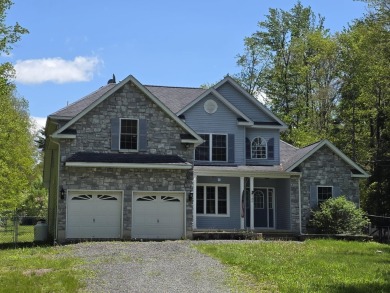Lake Home For Sale in Blakeslee, Pennsylvania