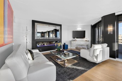 Perched high above the Pasadena Yacht & Country Club, Penthouse - photo 21