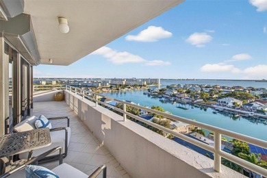 Perched high above the Pasadena Yacht & Country Club, Penthouse - photo 23