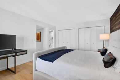 Perched high above the Pasadena Yacht & Country Club, Penthouse - photo 28
