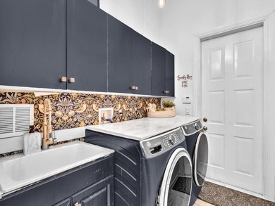 PRICE REDUCTION !! MAGNIFICENT HOME ON OVERSIZED CORNER LOT - photo 32