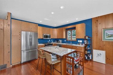 This three-bedroom, two-and-a-half-bath, 2,985-square-foot - photo 8