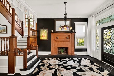 Make one of Savannah's most sought-after addresses in the heart - photo 17