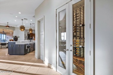 A sophisticated blend of soft contemporary and traditional - photo 26