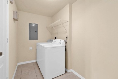 Enjoy preserve-facing privacy in this first-floor 3-bedroom - photo 27