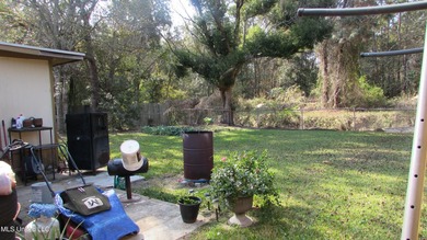 Nice brick 3bdrm 1bth home, tenant occupied on a month to month - photo 2