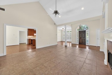 Welcome & come on in to this beautifully maintained, all brick - photo 7