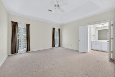 Welcome & come on in to this beautifully maintained, all brick - photo 10