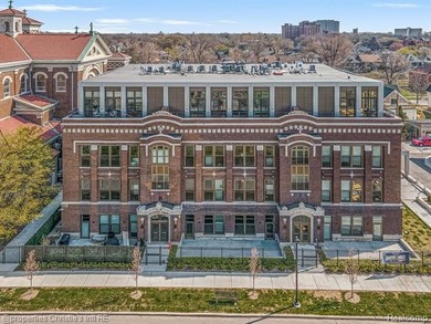 The Saint Charles Residences! This 3 bed 2.5 bath space offers - photo 1