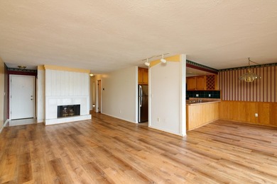 Live the lake lifestyle you've been dreaming of! Rarely - photo 3