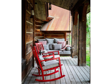 Stunning Mountain Modern Rustic Estate on private Emma Lake - photo 11