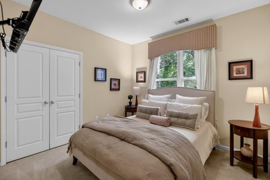 Beautifully maintained 3 bedroom, 2 bath third-floor condo in - photo 14