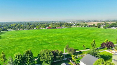 Nestled in Northwest Meridian, this updated home blends space - photo 22