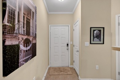 Beautifully maintained 3 bedroom, 2 bath third-floor condo in - photo 23