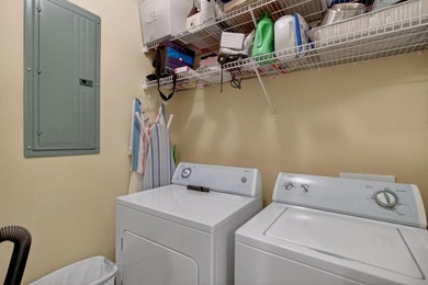 Beautifully maintained 3 bedroom, 2 bath third-floor condo in - photo 24