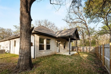 2 fenced lots, 1 great house! Priced well below Henderson County - photo 27