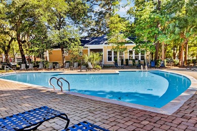 Beautifully maintained 3 bedroom, 2 bath third-floor condo in - photo 29