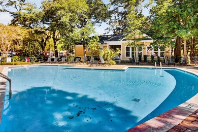 Beautifully maintained 3 bedroom, 2 bath third-floor condo in - photo 30