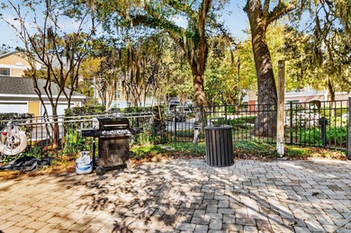 Beautifully maintained 3 bedroom, 2 bath third-floor condo in - photo 31