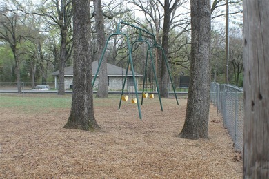 2 fenced lots, 1 great house! Priced well below Henderson County - photo 31