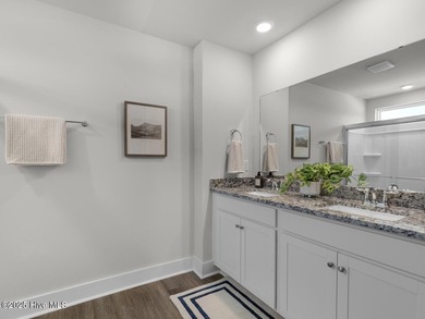 Welcome to Hubert's newest neighborhood, Surfside Landing! - photo 32