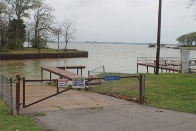 2 fenced lots, 1 great house! Priced well below Henderson County - photo 34