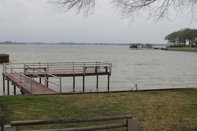 2 fenced lots, 1 great house! Priced well below Henderson County - photo 35