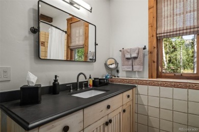 Stunning Mountain Modern Rustic Estate on private Emma Lake - photo 41