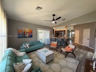 Beautifully renovated 3-bedroom, 2-bath CBS construction home - photo 10