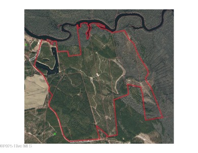 Discover a rare opportunity to own 825 acres of unspoiled - photo 2